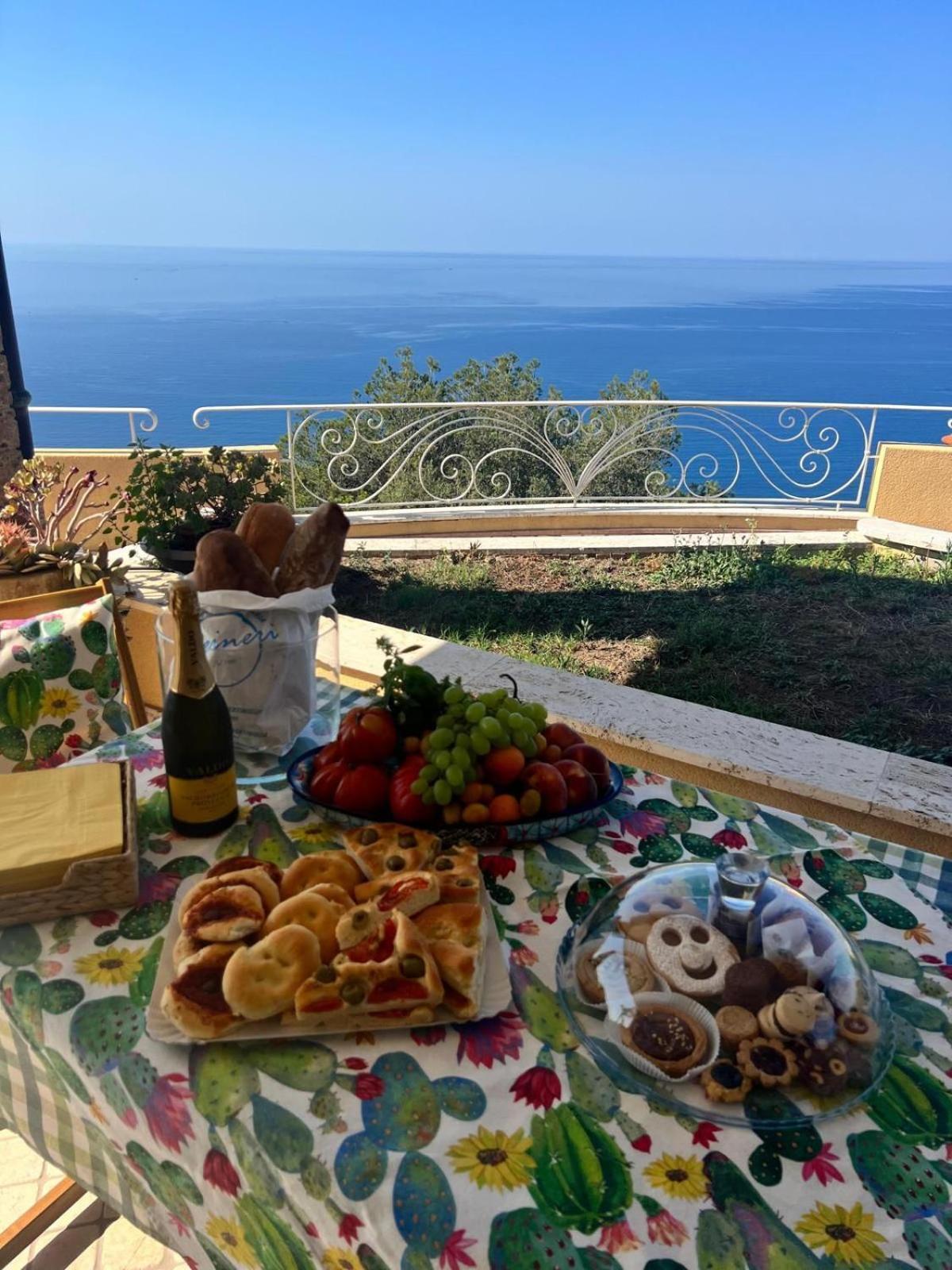 Mie Sorelle Ventimiglia Esterno foto